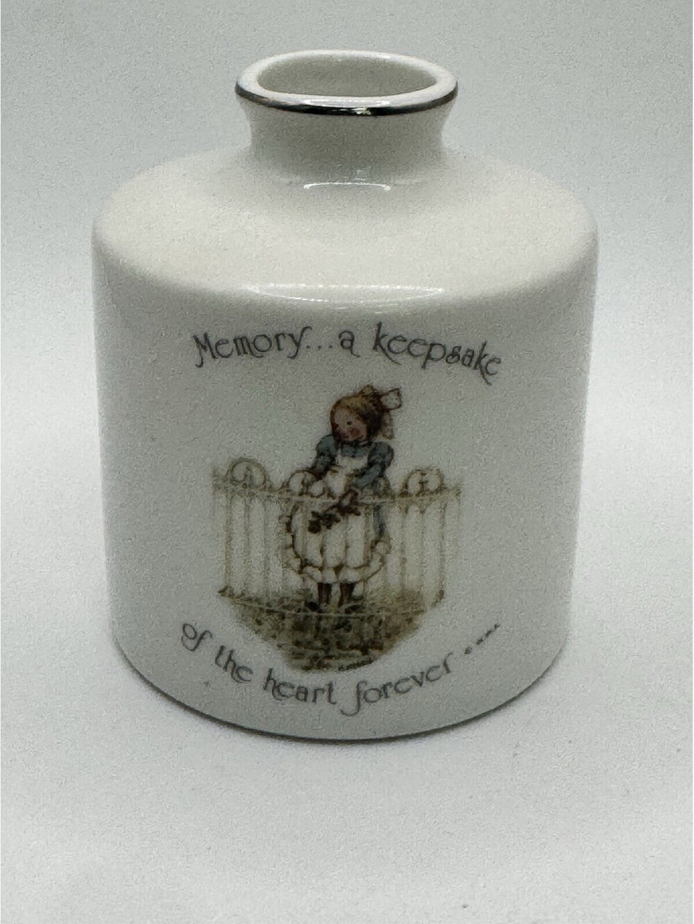Holly Hobbie Vase, Memory A Keepsake Of The Heart Forever, 1974 , W.W.A. Inc